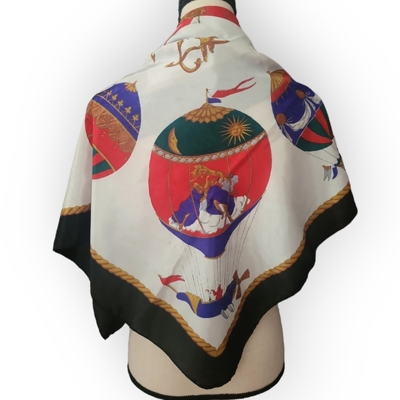 New World Trading Co. Hot Air Balloon Scarf Large - Picture 2 of 10